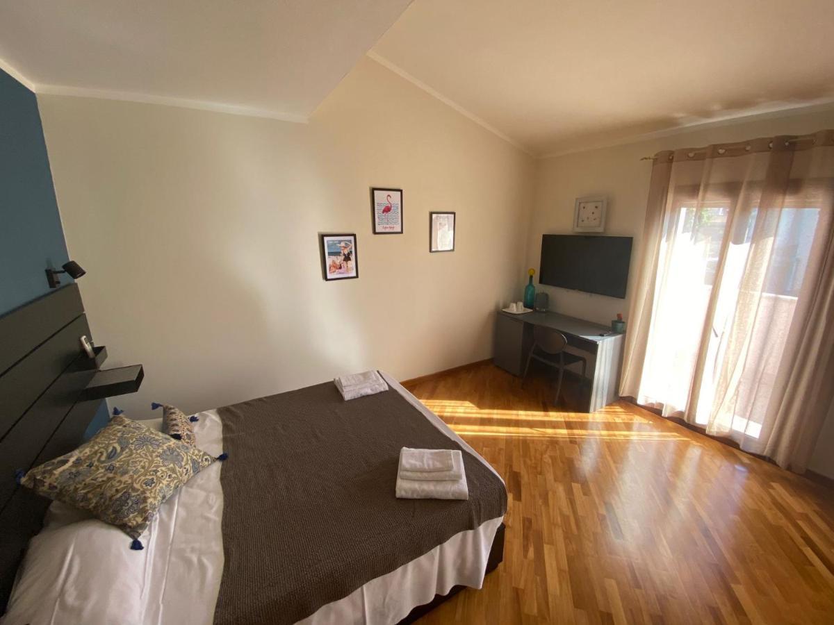 Flamingo Poetto Hotel กวาร์ตู ซานเตเลนา ภายนอก รูปภาพ