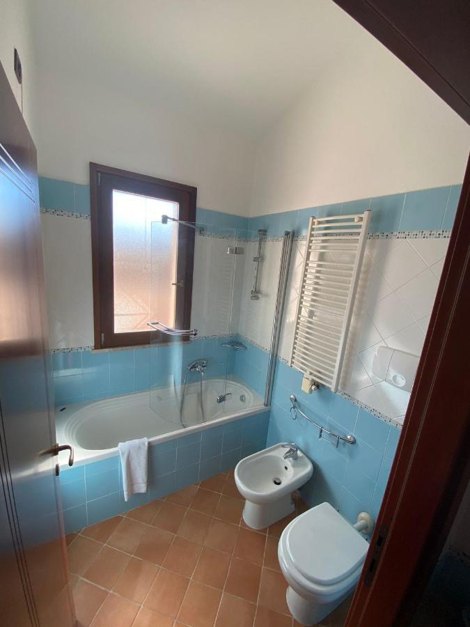 Flamingo Poetto Hotel กวาร์ตู ซานเตเลนา ภายนอก รูปภาพ