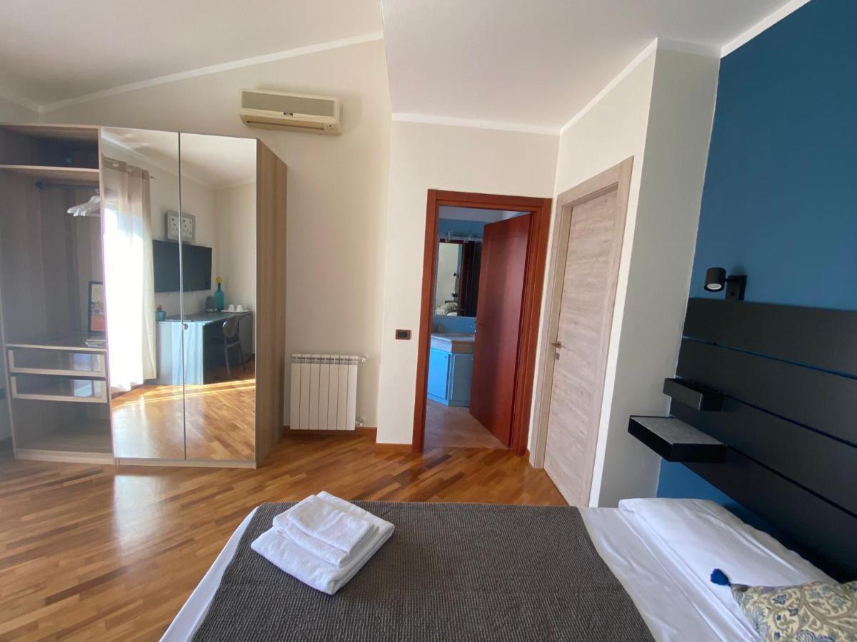 Flamingo Poetto Hotel กวาร์ตู ซานเตเลนา ภายนอก รูปภาพ